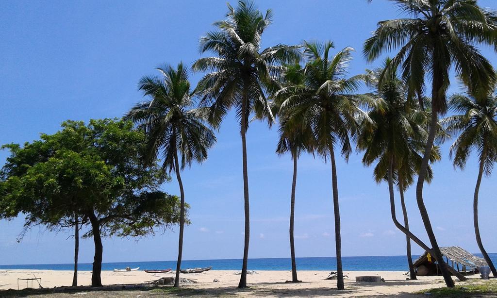 Naaval Beach Villa & Rooms Batticaloa Room photo